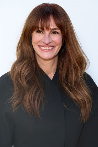 Julia Roberts Showcases A Fuller Fringe For Her FROW Moment